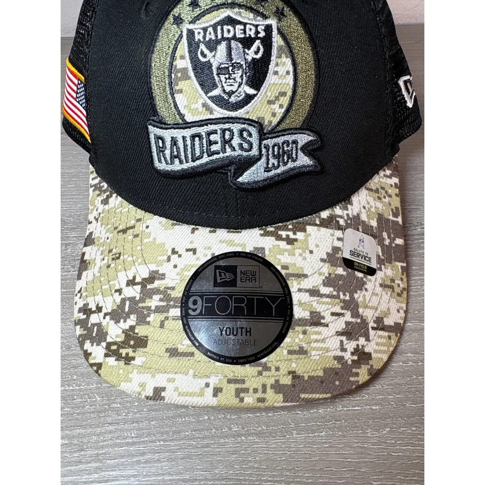 New Era Las Vegas Raiders 9FORTY Youth Salute to Service Camo Trucker Hat‎ Black